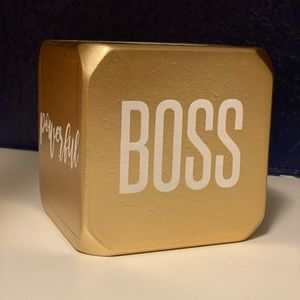 Gold block with Words